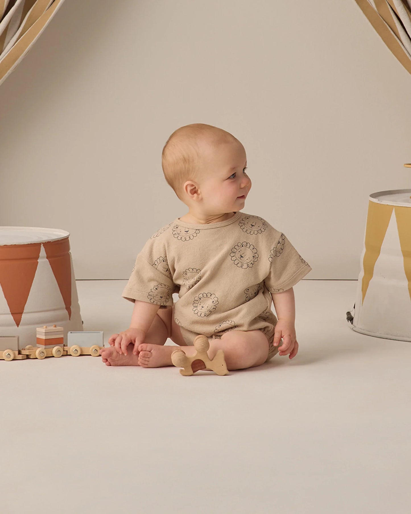 Lion Relaxed Short Sleeve Bubble Romper